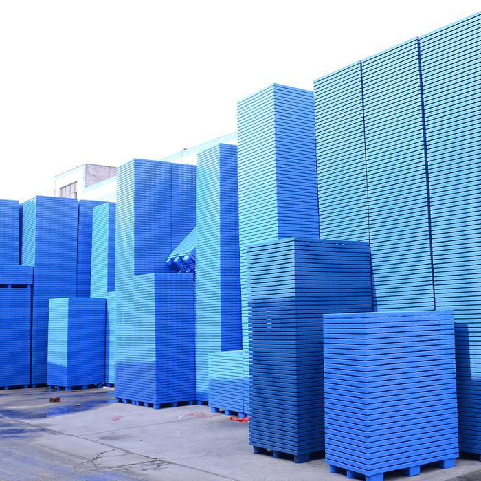 PALLET PLASTIK BARU WARNA BIRU LINHUI 1210 NESTABLE 120x100x14 CM | PALLETPLASTIKINDUSTRI.COM